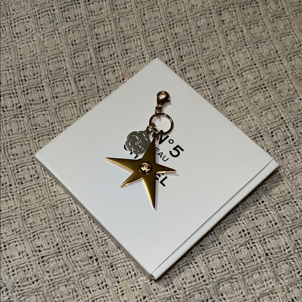 CHANEL Charm